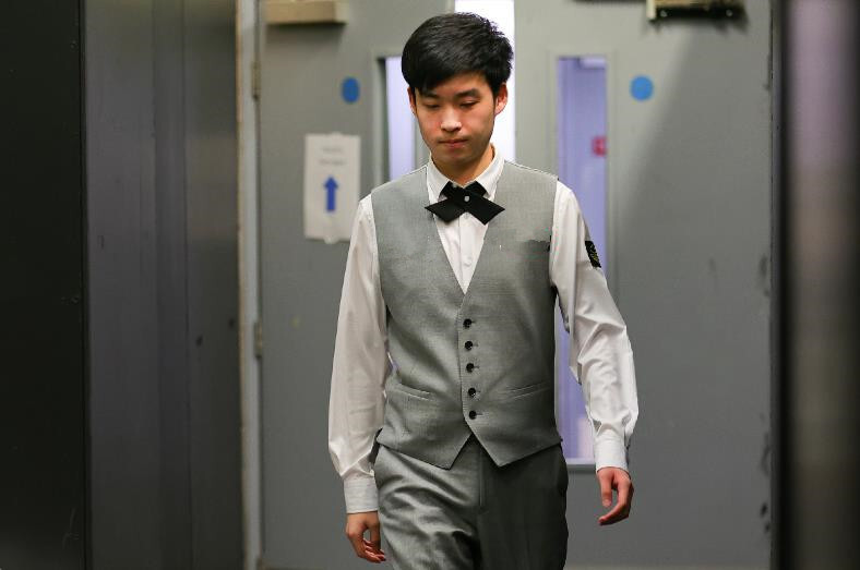 让他在接触 让他在接触